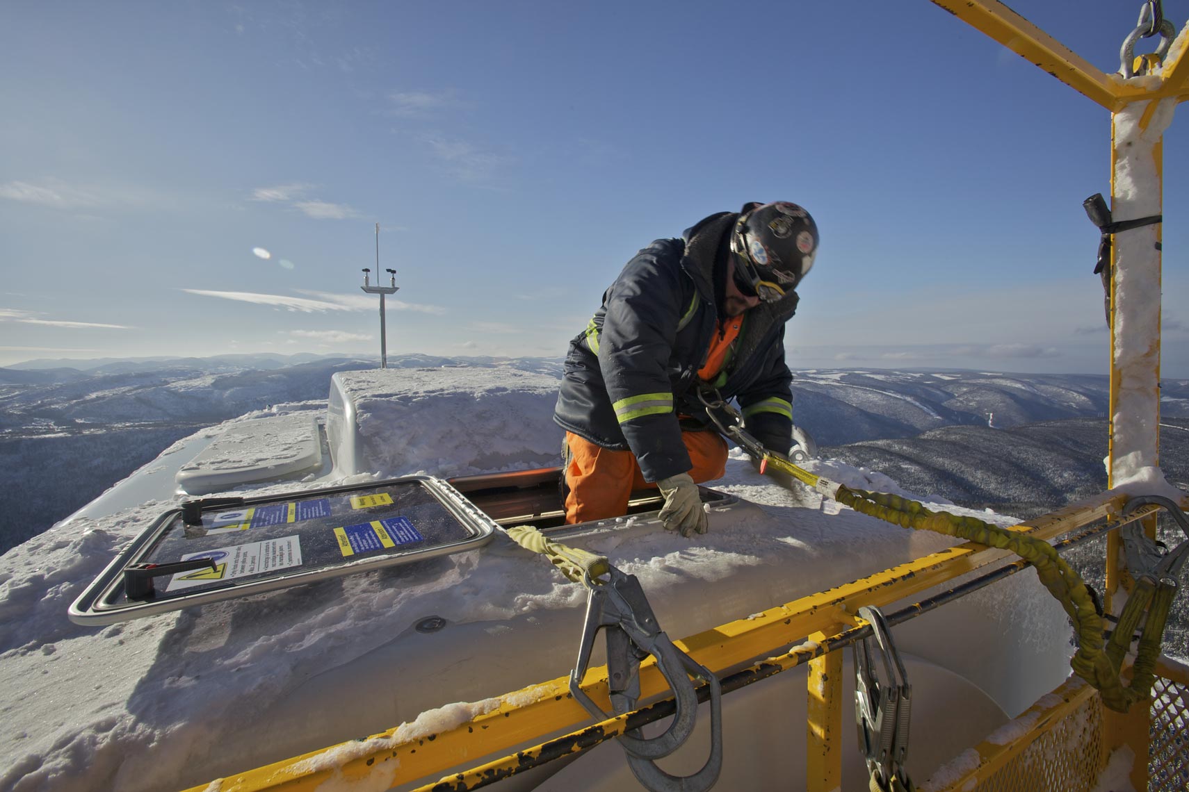 wind-construction-winter-nacelle-14.jpg